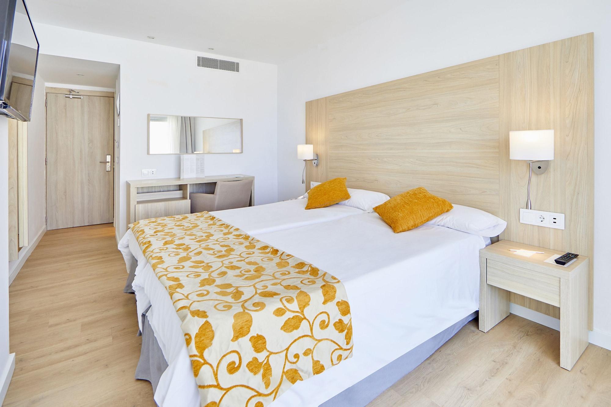 Hotel Ilusion Moreyo - Adults Only Cala Bona  Bagian luar foto