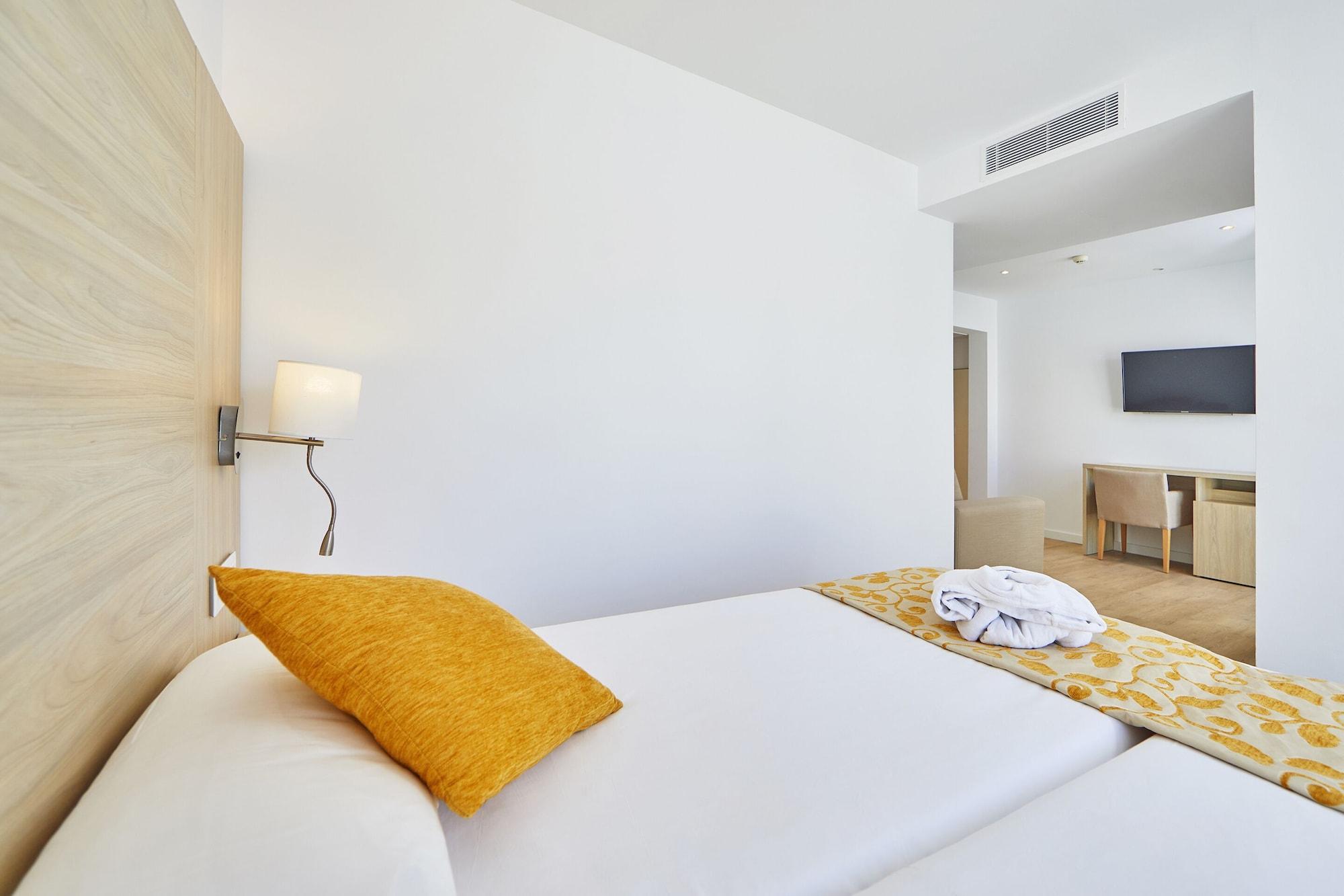 Hotel Ilusion Moreyo - Adults Only Cala Bona  Bagian luar foto