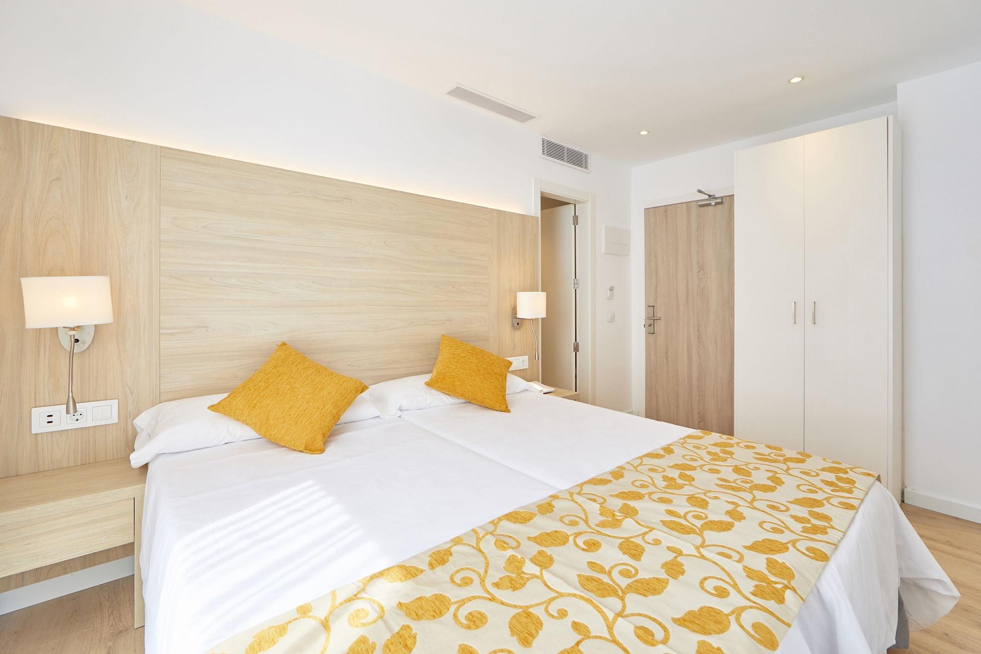 Hotel Ilusion Moreyo - Adults Only Cala Bona  Bagian luar foto